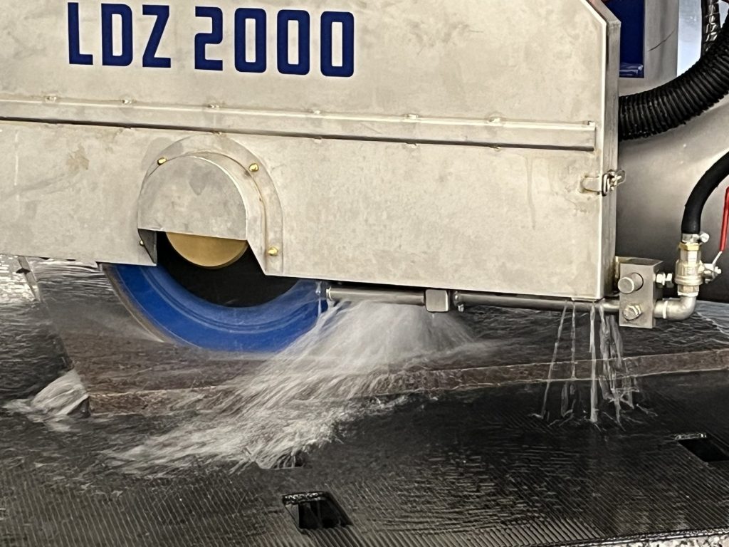 Die Drehkopfsäge im ersten Einsatz