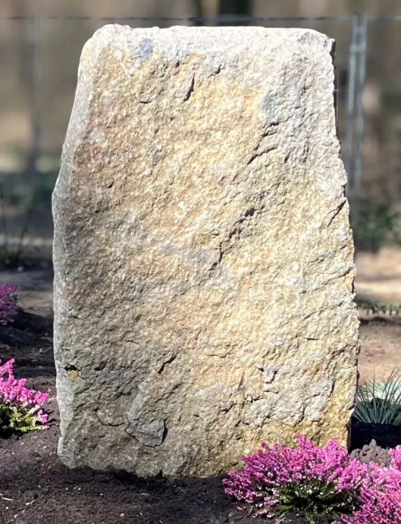 Beuchaer Granit Findling