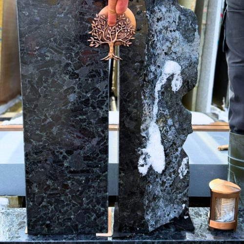 Entstehung Urnengrabanlage Wolga Blue Granit