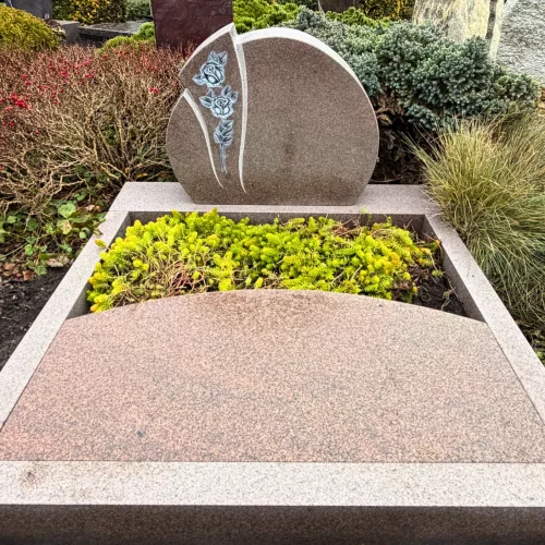 Mittweider Granit Urnengrabanlage