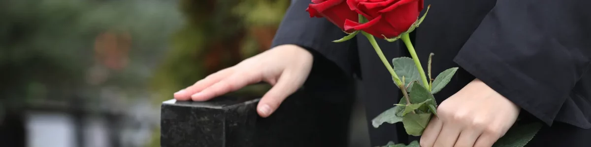 Ein Grabstein als würdige Erinnerung an einen Verstorbenen
